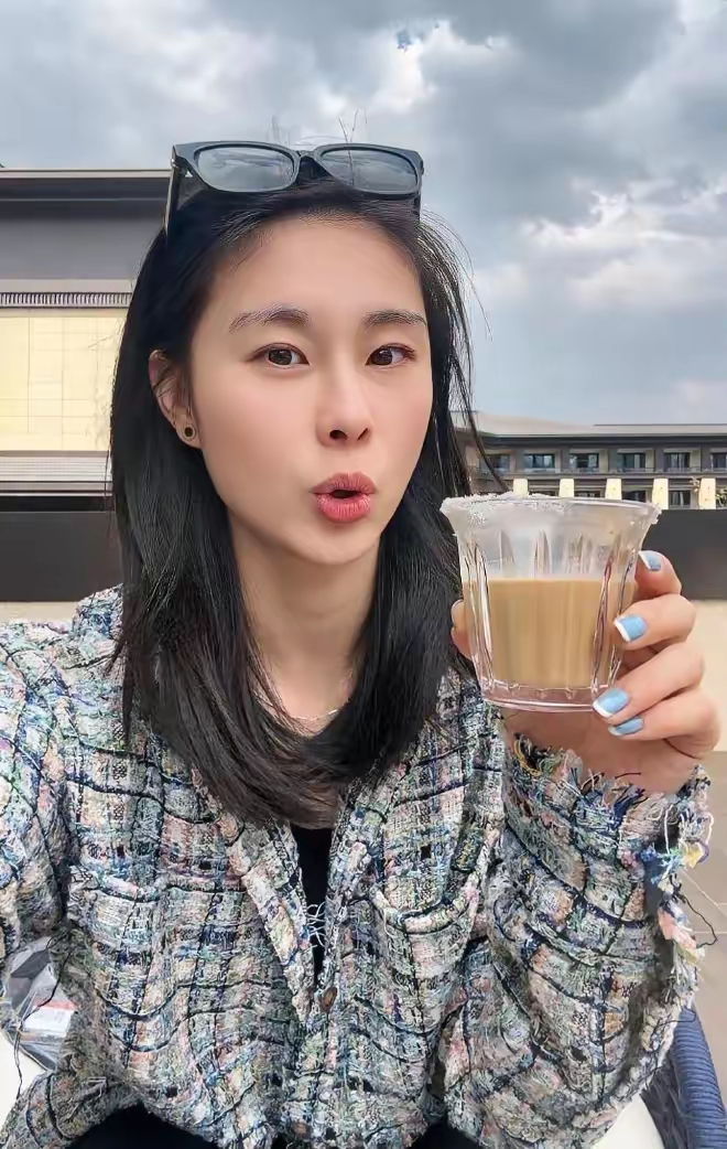 穆古鲁扎回归赛场,回归赛场首场状态亮眼,掘金观众沸腾!  穆古鲁扎回归赛场,回归赛场首场状态亮眼,掘金观众沸腾!