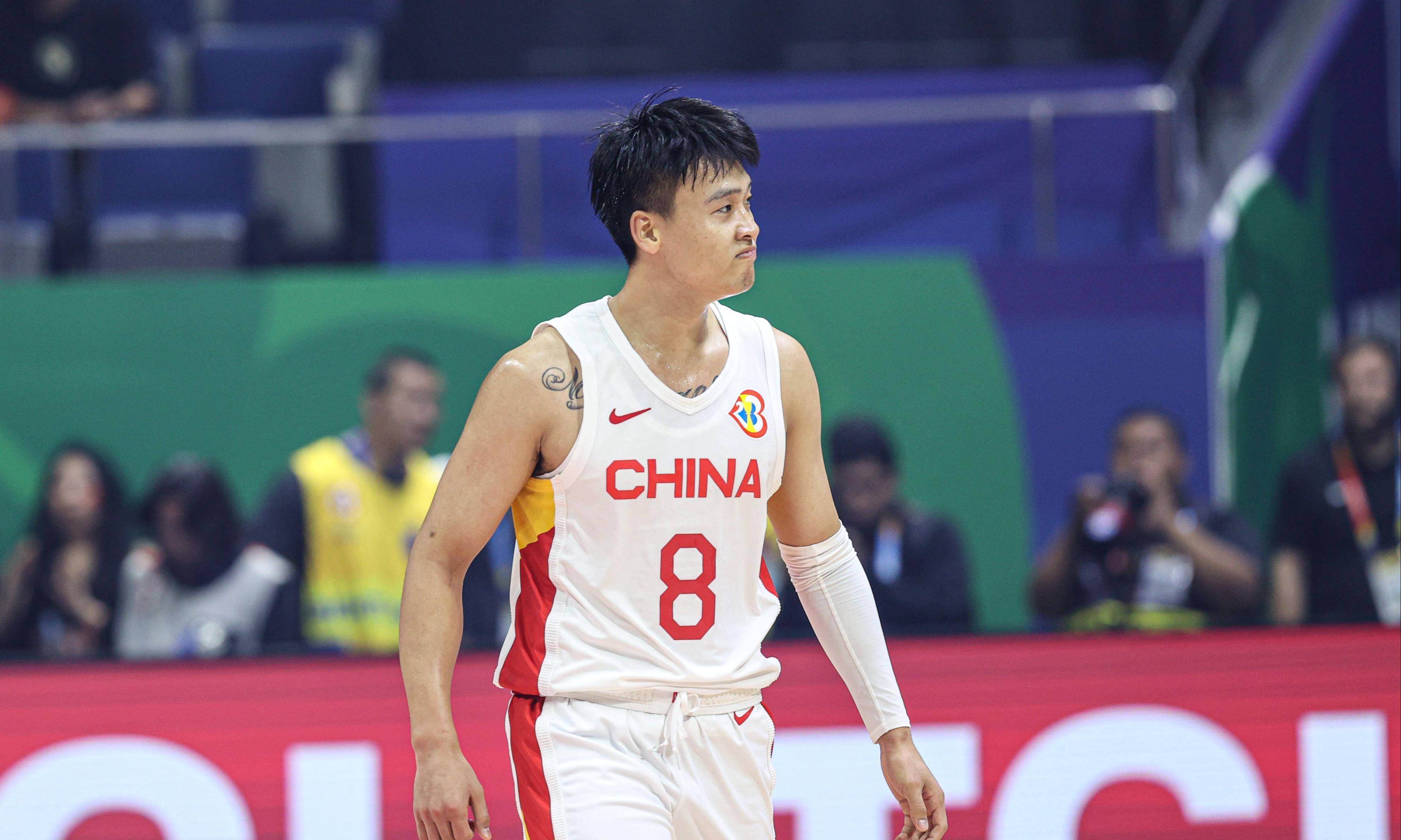 转会期体能课后，克里夫兰骑士外线爆发备战CBA常规赛，更衣室稳定，心理建设被强调的简单介绍