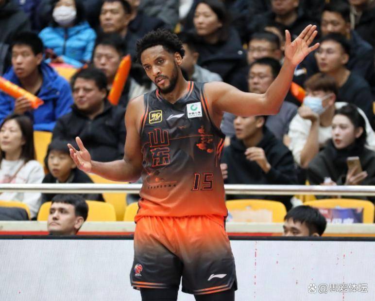 CBA季后赛今晚再迎强敌，山东男篮主帅复盘，主帅态度：球迷炸锅，心理建设被强调的简单介绍